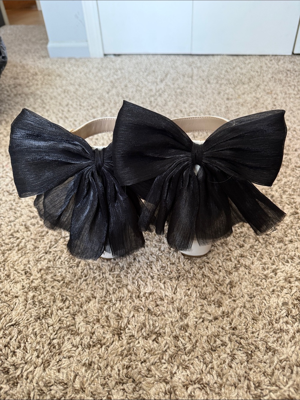 Dream Pairs white sz 9.5 Open-Toe Ankle-Strap Heels with Black Bow - Picture 3 of 6